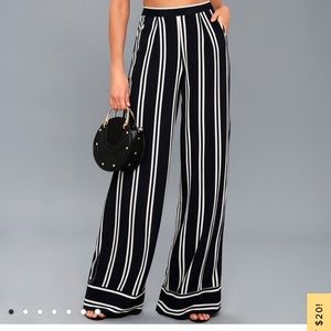 Lulu’s Coastal Living blue and white wide-leg pants